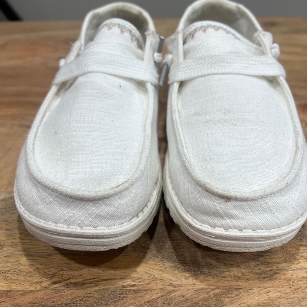 Women’s White Casual Shoes